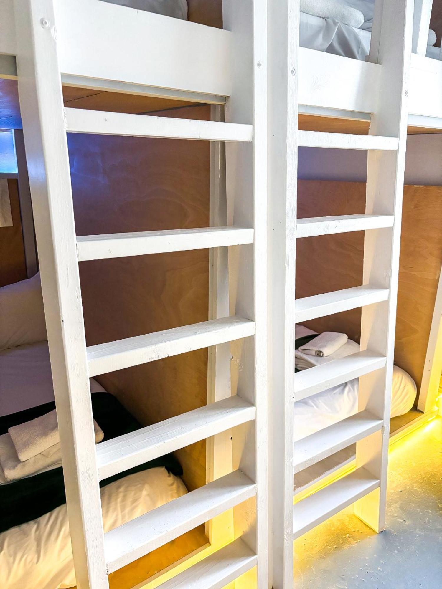 X Hotel Brunswick Square Brighton Room photo
