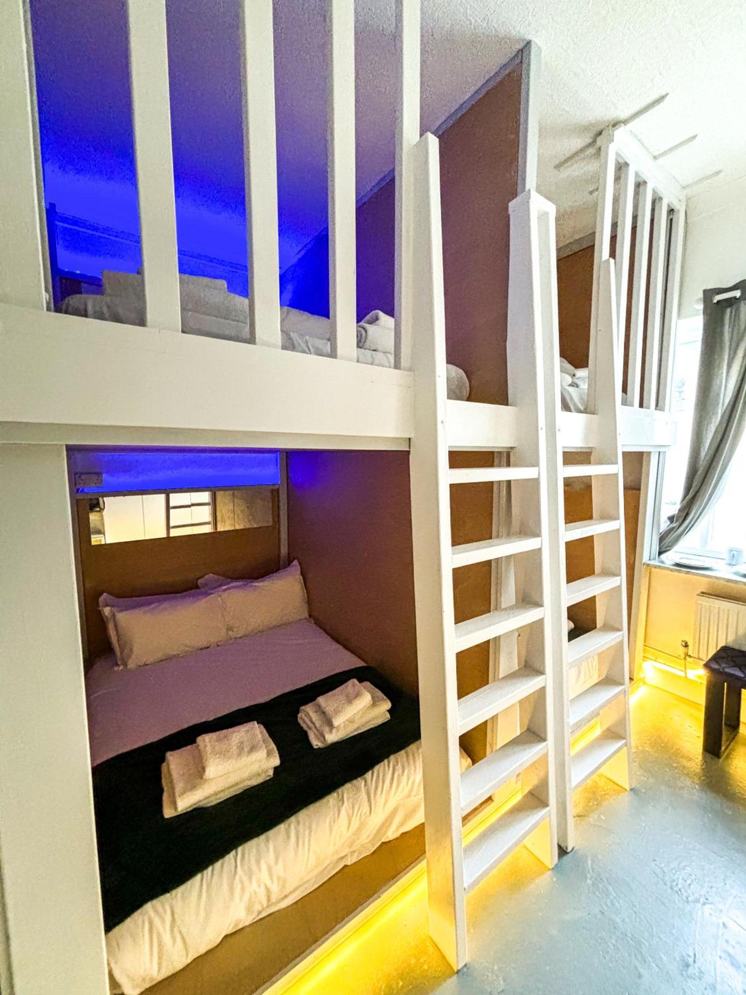 X Hotel Brunswick Square Brighton Room photo