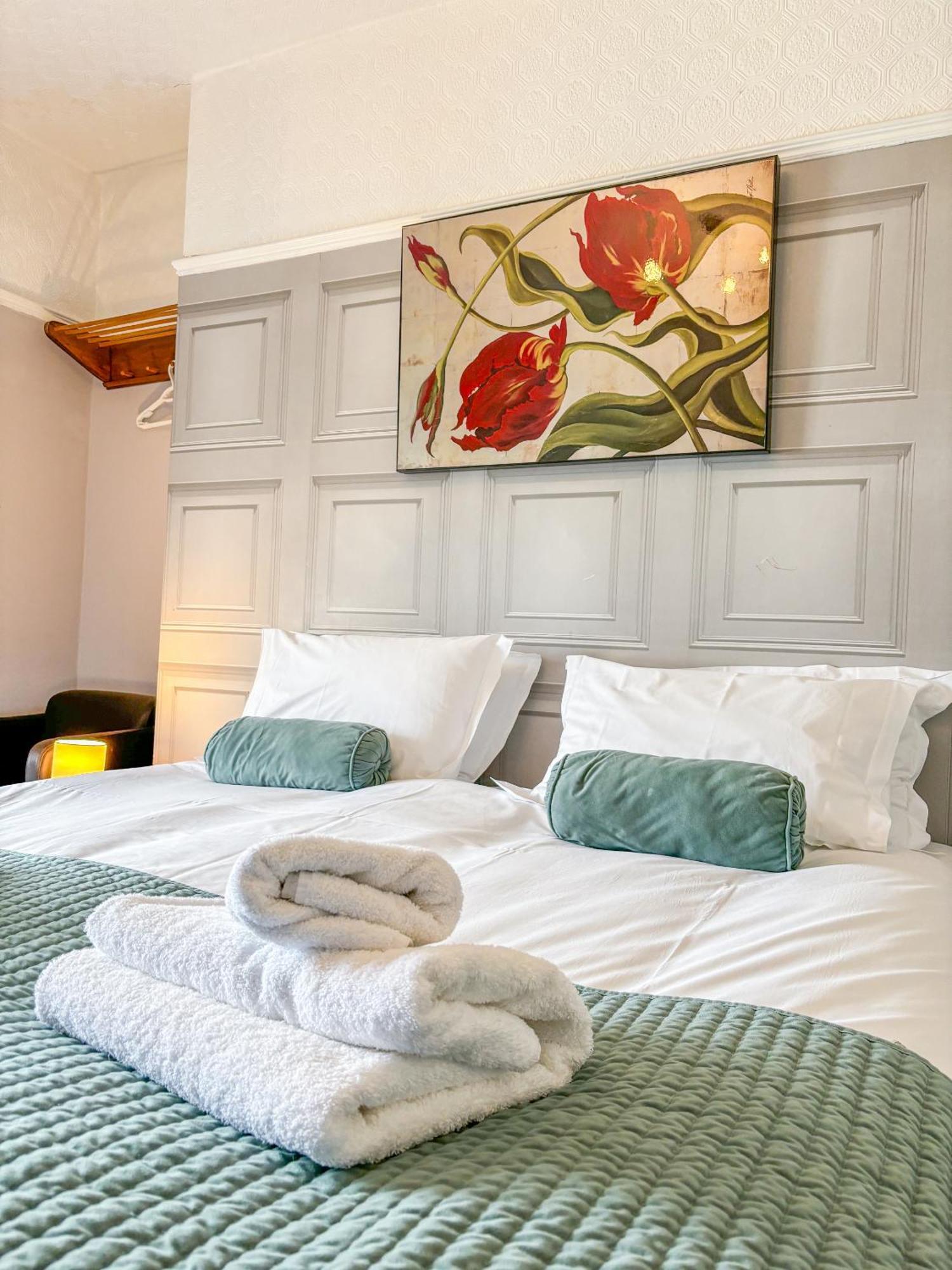 X Hotel Brunswick Square Brighton Room photo
