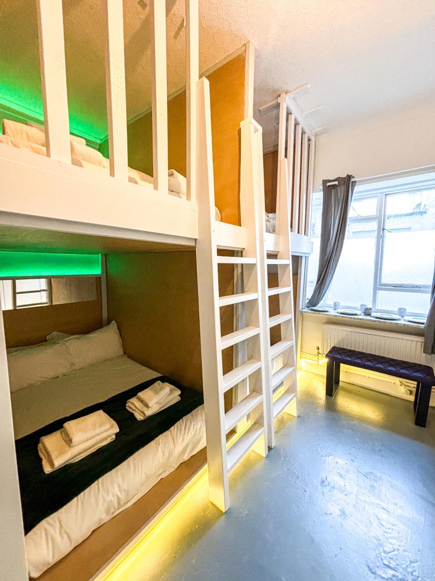X Hotel Brunswick Square Brighton Room photo