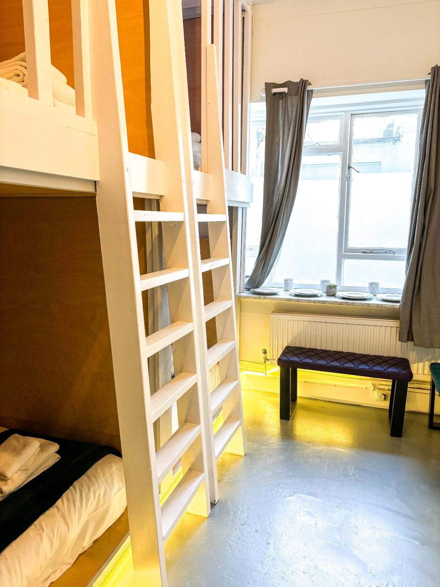 X Hotel Brunswick Square Brighton Room photo
