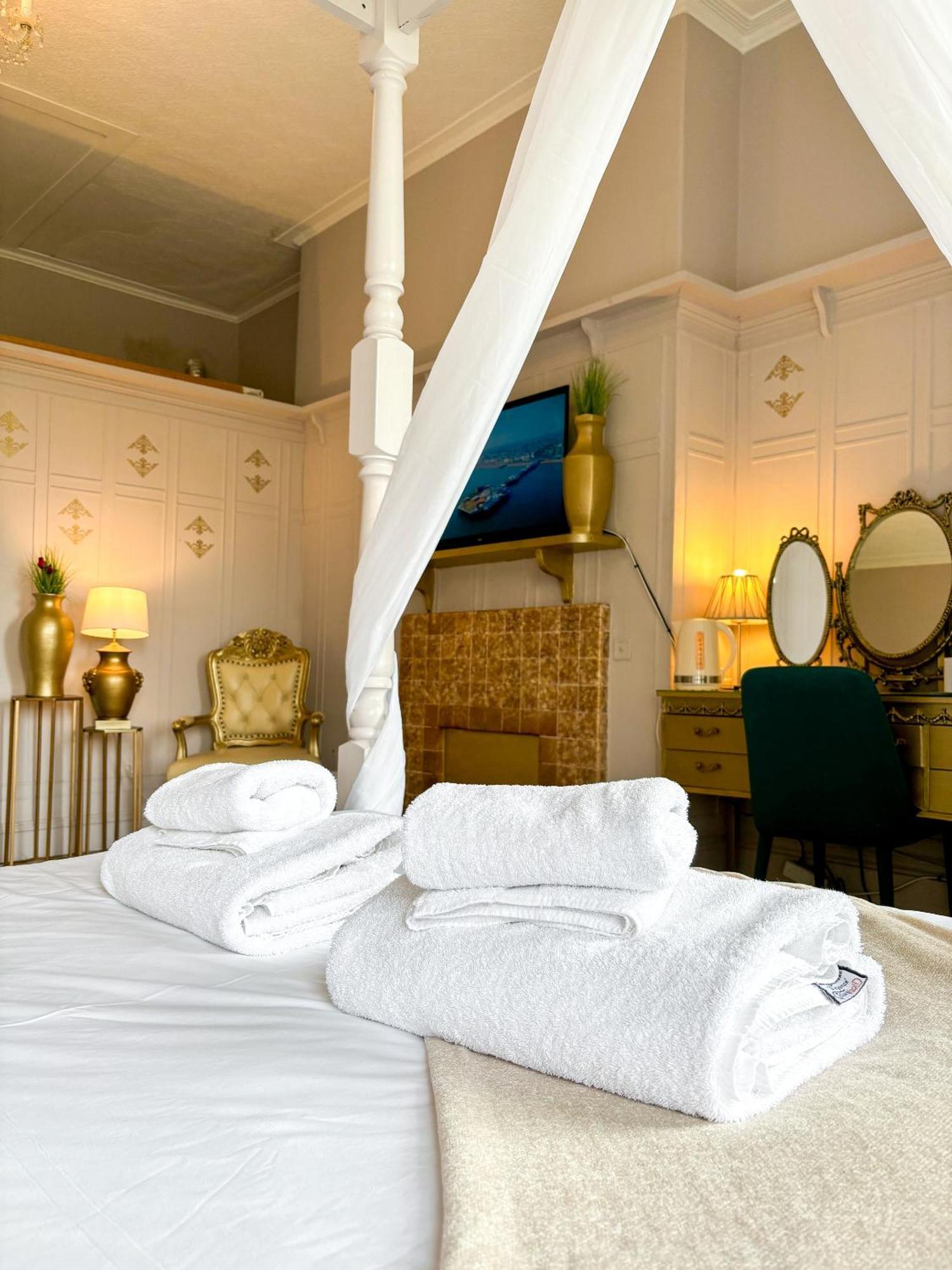 X Hotel Brunswick Square Brighton Room photo