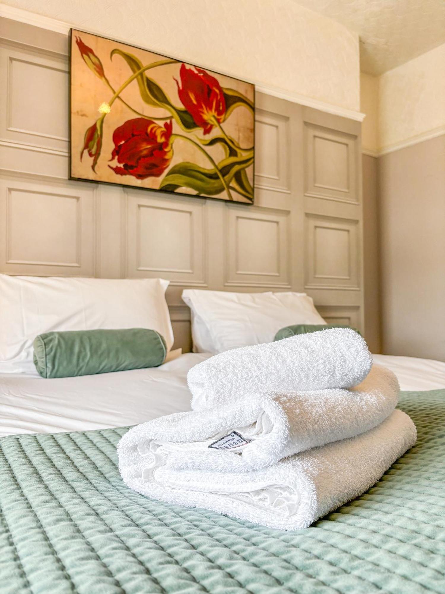 X Hotel Brunswick Square Brighton Room photo