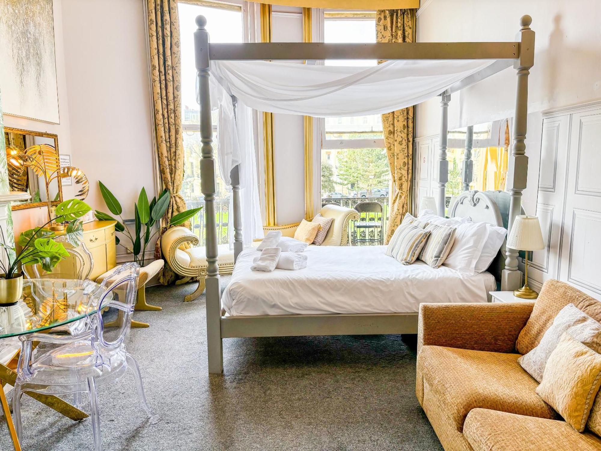 X Hotel Brunswick Square Brighton Room photo