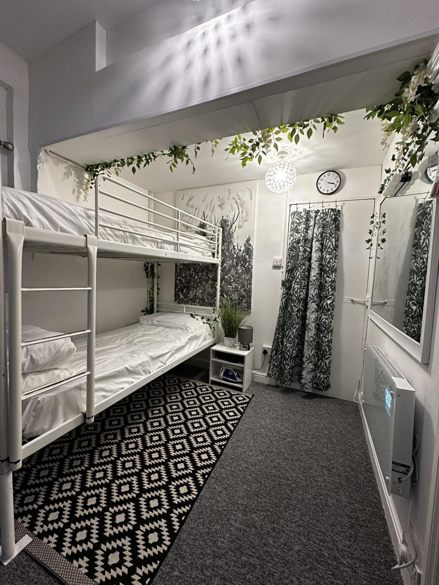 X Hotel Brunswick Square Brighton Room photo