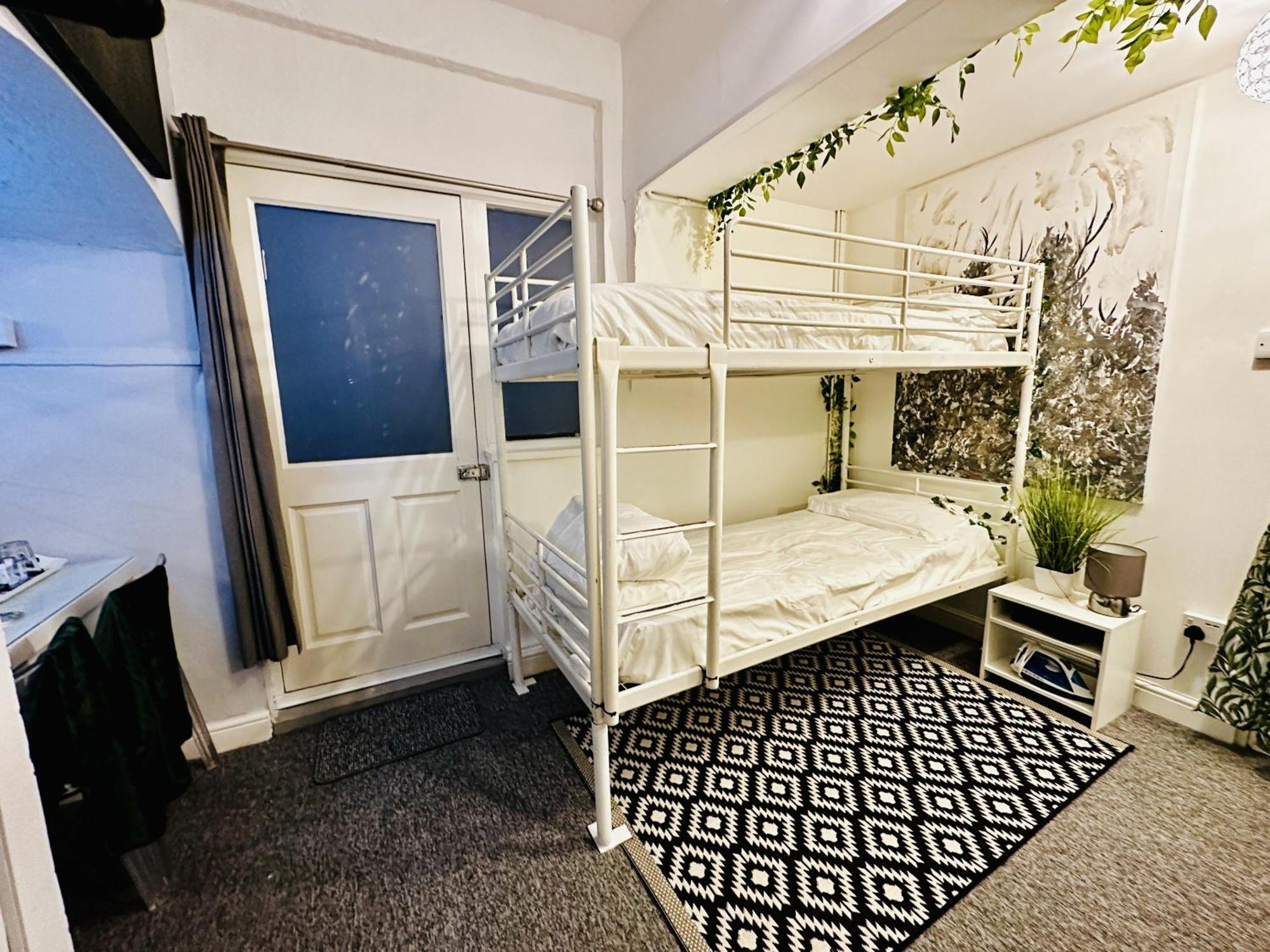 X Hotel Brunswick Square Brighton Room photo